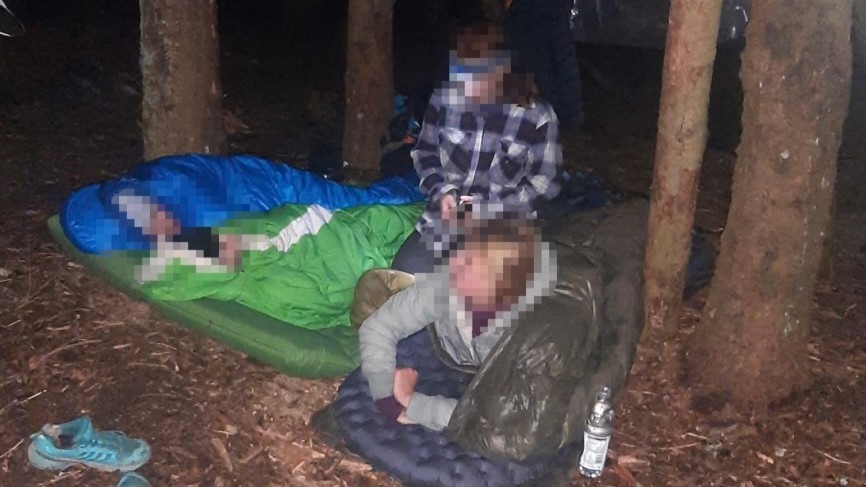 Horskí záchranári našli nezvestné Poľky bivakovať v doline.