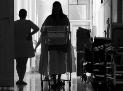 Musiała umrzeć, bo była w ciąży?