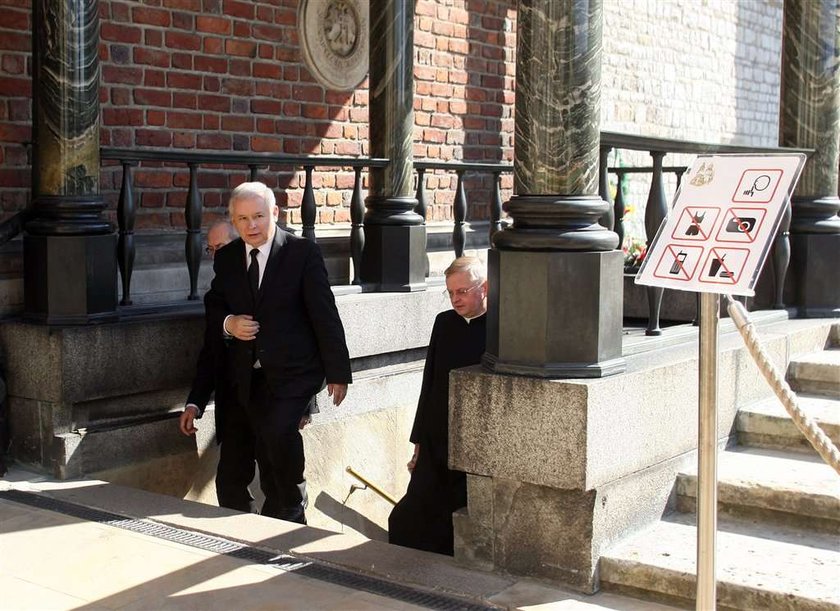 Kaczyński modlił się przy grobie ukochanego brata