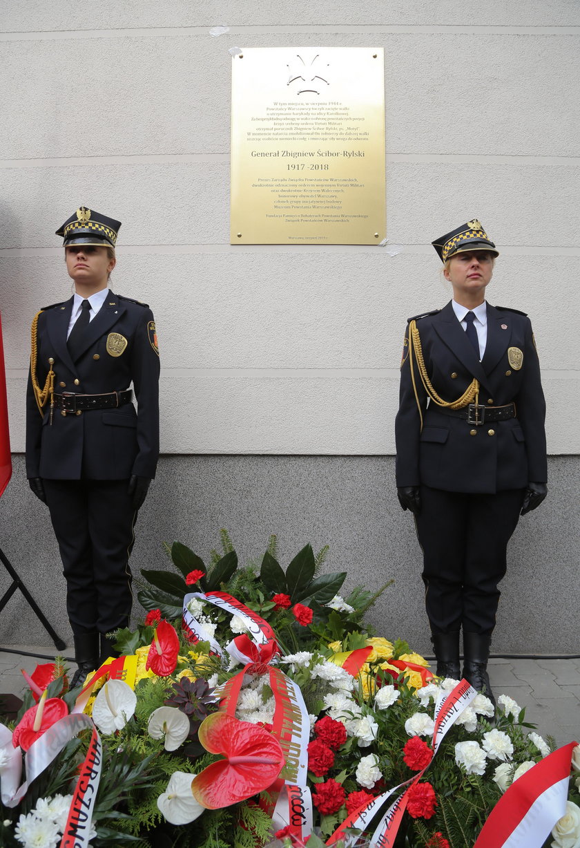 Odsłonili tablicę generała „Motyla"