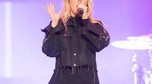 Ellie Goulding odsłania nogi na festiwalu muzycznym w Essex