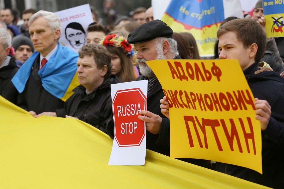 Demonstracja przed ambasadą Rosji w Warszawie