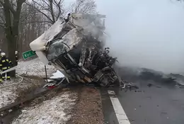 Potworna czołówka dwóch TIR-ów. Tak się kończy wyprzedzanie na wzniesieniu