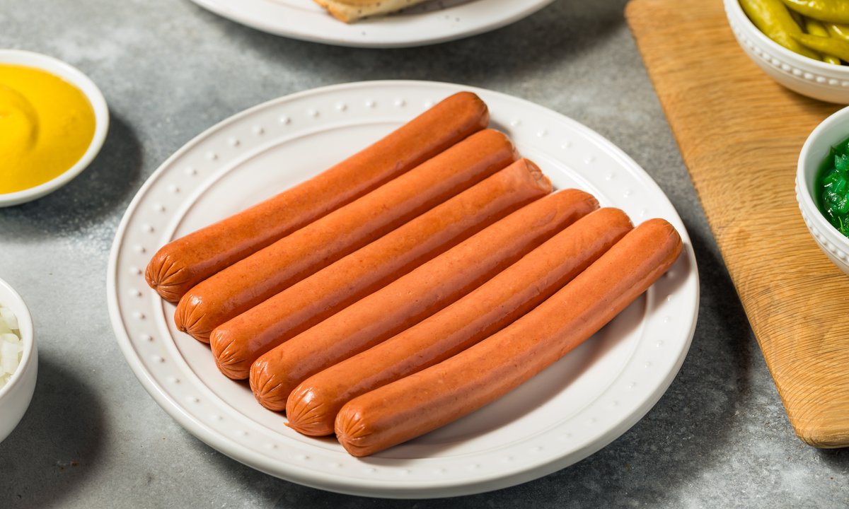 Czy parówki można jeść na zimno? Dietetycy mówią jasno