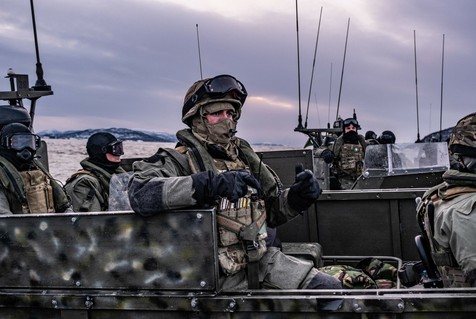 Rosjanie knują coś na północnym biegunie. Wielka Brytania wysyła siły specjalne