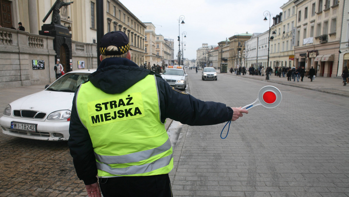 We wrześniu strażnicy miejscy mają w końcu ruszyć na ulice z fotoradarami. Miejski inżynier ruchu zaakceptował listę miejsc, w których będą kontrolować prędkość - informuje tvnwarszawa.pl.