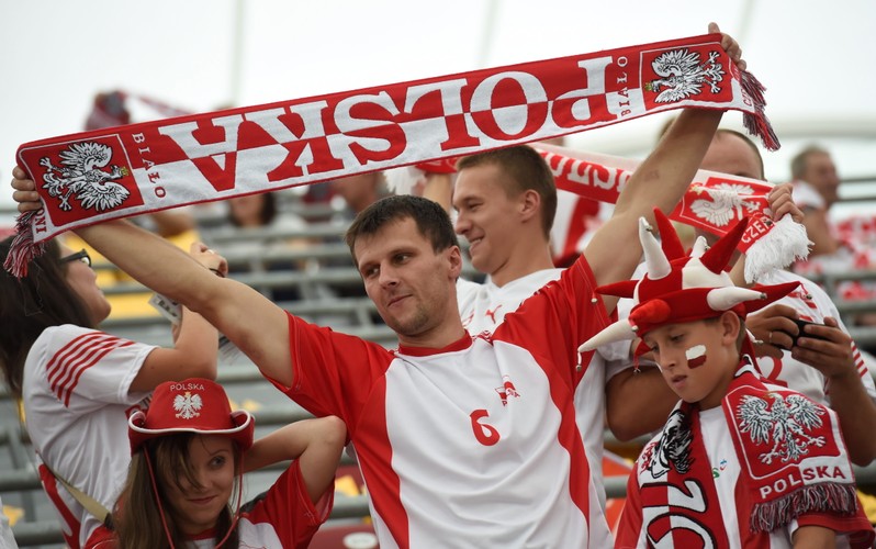 Prezydent Komorowski przemówił. Piękne Polki na trybunach. Efektowne otwarcie MŚ