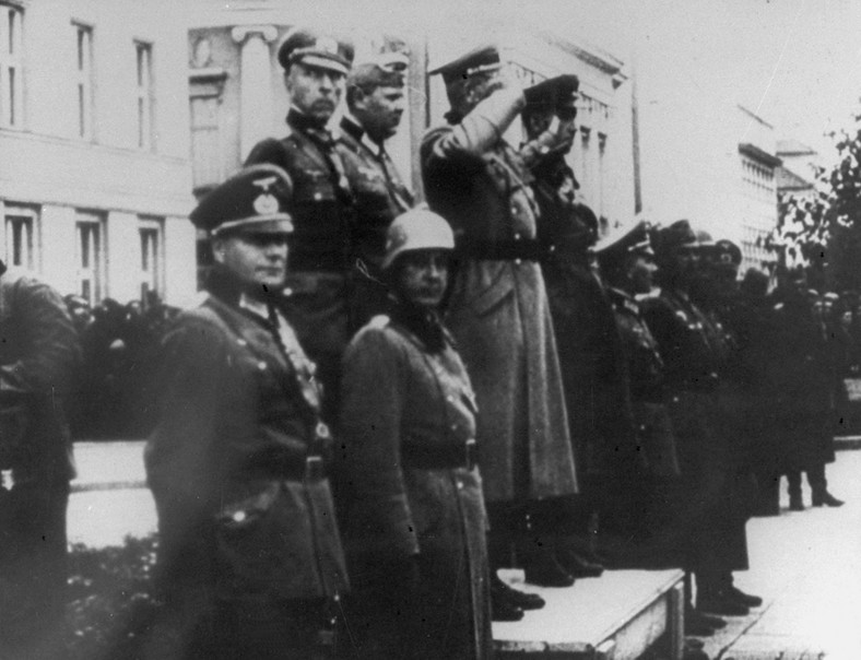 28 września 1939 r. - wspólna defilada wojsk Hitlera i Stalina w Brześciu Litewskim