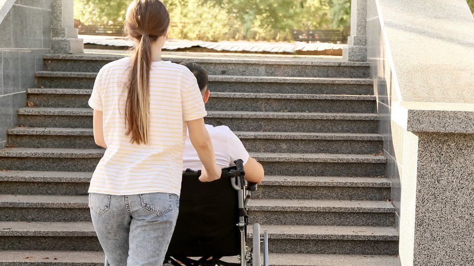 Który dwudziestolatek chciałby, żeby mama z nim chodziła do kina?