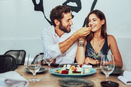 Sada porodični ručak, izlazak na piće ili večeru, pa i kafa i kroasan za doručak, mogu UTORKOM da vam DONESU VIŠE – ali SAMO ako znate za OVAJ TRIK!