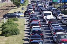 Pożar w warszawskim metrze. Pierwsza linia szybko nie ruszy, a M2 kursuje rzadziej