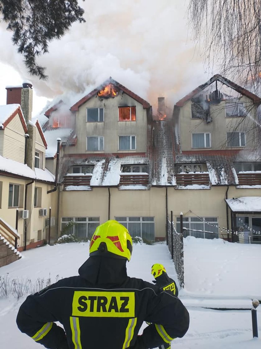 Gigantyczny pożar hotelu w Augustowie. Ewakuowano 50 osób