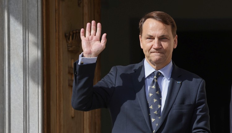Radosław Sikorski reaguje na wpis Donalda Tuska. Dwa dosadne słowa