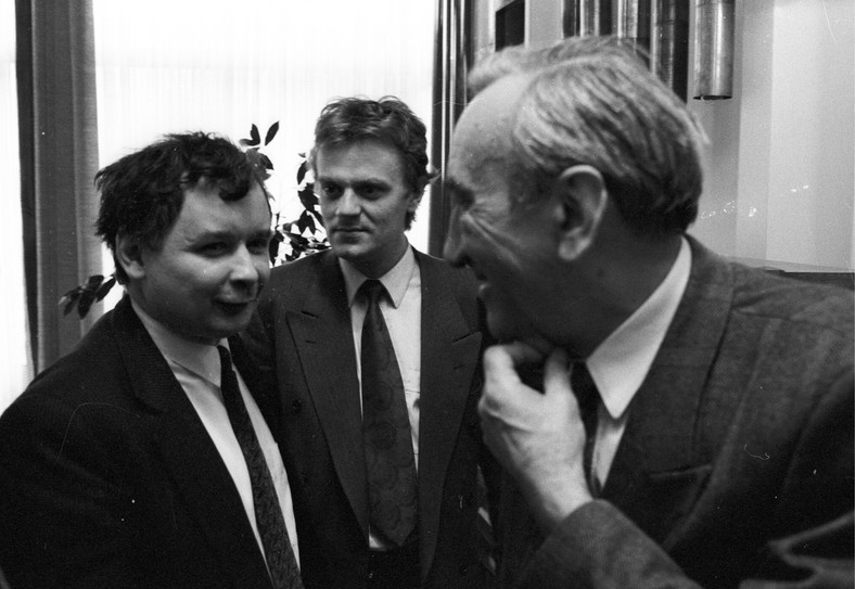 Jarosław Kaczyński, Donald Tusk i Tadeusz Mazowiecki w 1992 r.