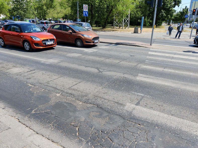 Pętla indukcyjna fotoradaru przy ulicy Ostrobramskiej w Warszawie