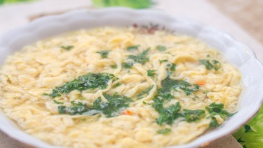 w prl to był ulubiony dodatek do rosołu. robi się je błyskawicznie, a smakują niebiańsko