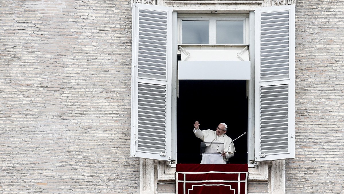 Stolica Apostolska przedstawi wyjaśnienia ws. oskarżeń pod adresem papieża - wynika to z komunikatu wydanego po pierwszym dniu obrad Rady Kardynałów, pomagającej Franciszkowi w reformie Kurii Rzymskiej.