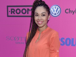 Omenaa Mensah zdradziła, dlaczego zaplotła sobie afrykańskie warkoczyki...