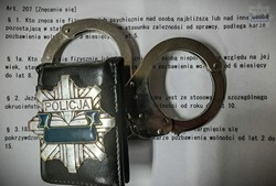 Mąż znęcał się nad żoną, a syn nad matką. Obaj usłyszeli zarzuty