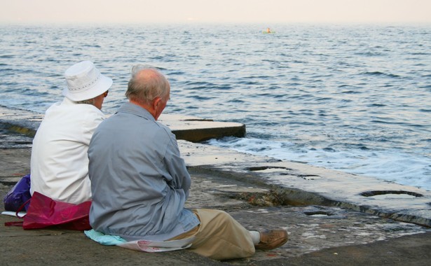 Seniorzy na plaży