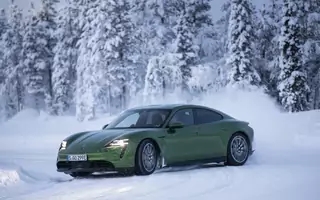 Porsche Taycan 4S – zimowa próba za kołem podbiegunowym