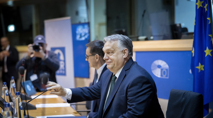 A képen: Orbán Viktor miniszterelnök a migrációról és a határvédelemről tartott panelbeszélgetésen az Európai Parlament brüsszeli épületében 2024. április 16-án / Fotó: MTI/Miniszterelnöki Sajtóiroda/Fischer Zoltán