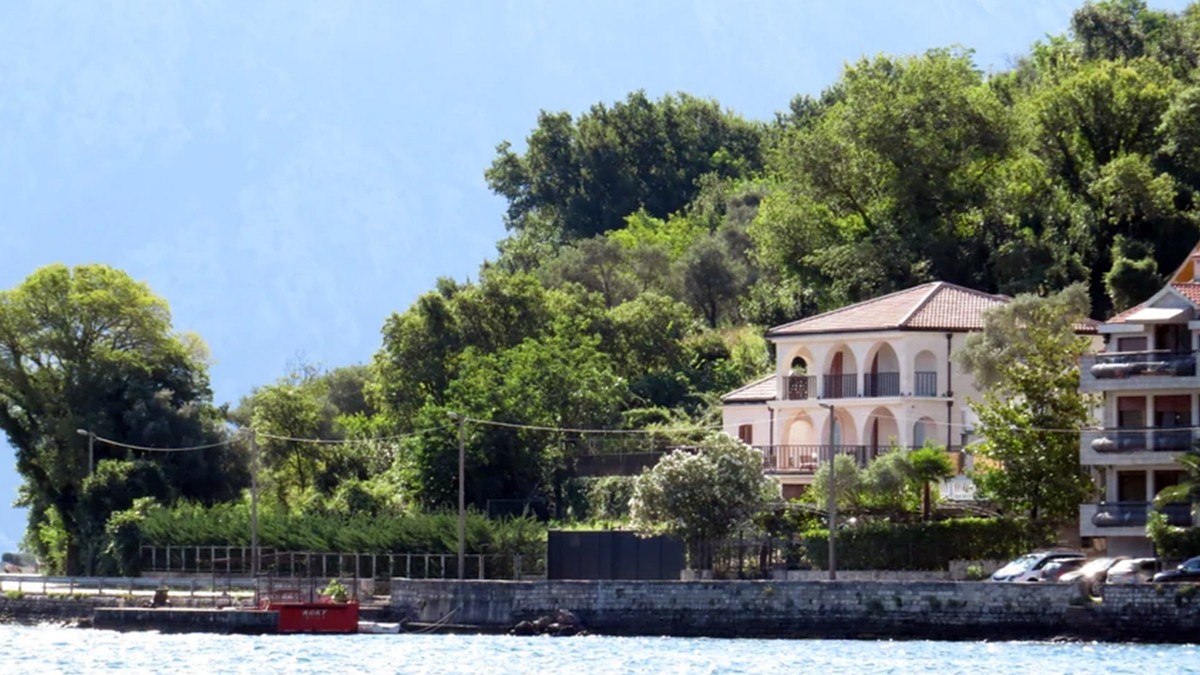 Vila Nikole Mirotića u Crnoj Gori
