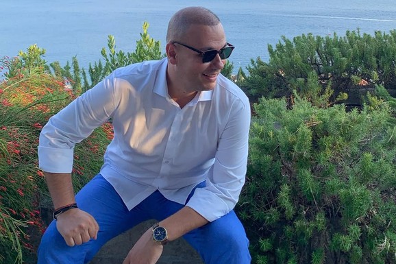 "TRAŽIO SAM JEDAN JEDINI RAZLOG ZA ŽIVOT" Pevač kao tinejdžer ostao bez oca, teško podneo tragediju: "Danas udaram život i prošlost"