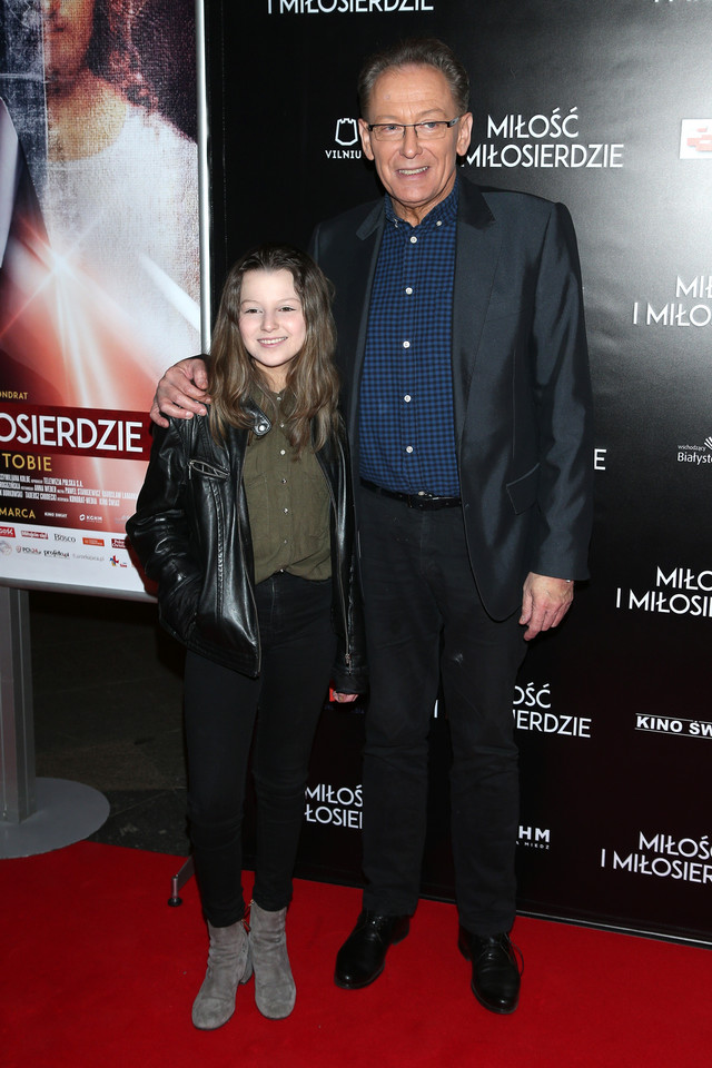 Jacek Borkowski z córką na premierze filmu "Miłość i miłosierdzie"