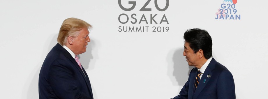 Donald Trump spotkał się już w Osace z premierem Japonii Shinzo Abem