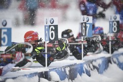 PŚ w biathlonie: Kompromitacja Polaków. Guzik nie mógł trafić w tarczę