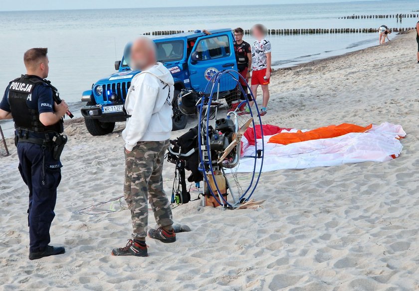 Paralotnią uderzył w plażowiczów