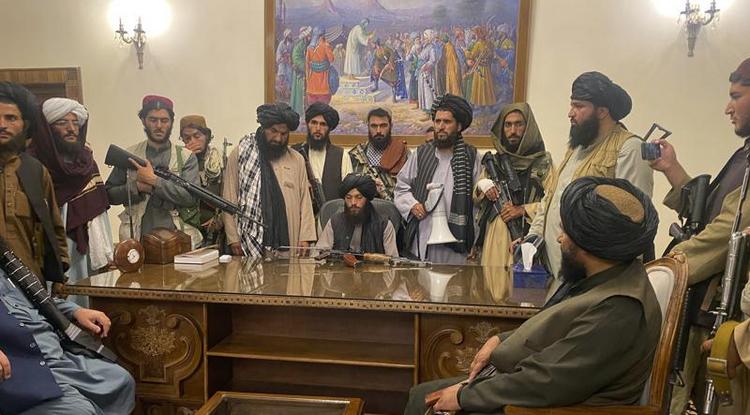 Tálibok a kabuli elnöki palotában
