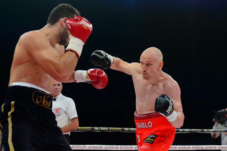 Włodarczyk pokonał Gevora w drodze po pas mistrza świata federacji IBF