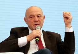 Sonik o debacie wokół przywództwa Budki: Bunt oficerów pokładowych