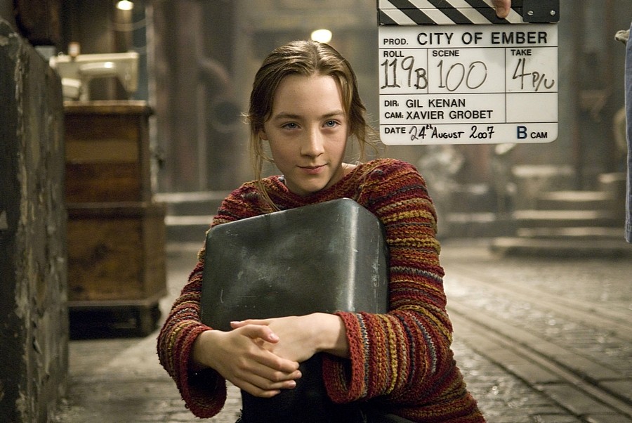 Saoirse Ronan w filmie "Miasto cienia"