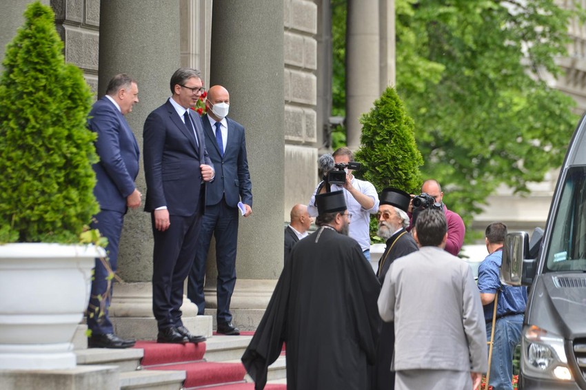 Vladike SPC dolaze kod predsednika Aleksandra Vucica na rucak