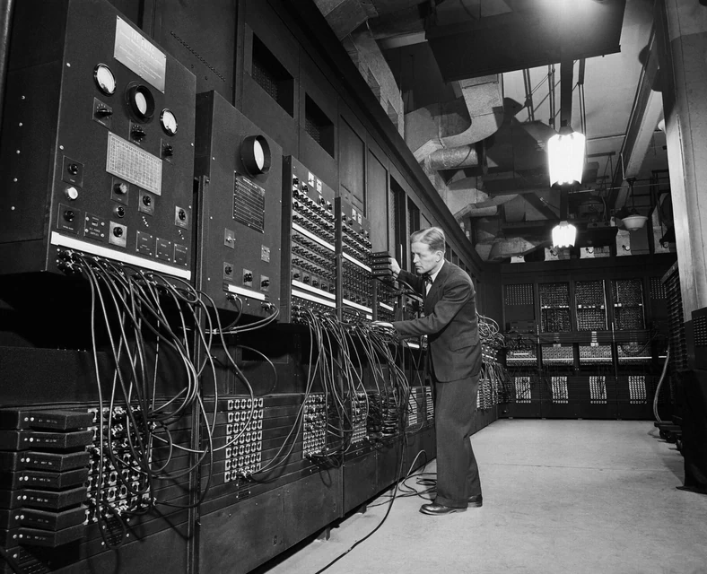 ENIAC – tak wyglądał komputer, który zainspirował Kazimierza Kuratowskiego do stworzenia Państwowego Instytutu Matematycznego.