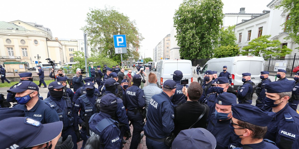 Szef NSZZ Policjantów postawi ministrowi ultimatum – albo od przyszłego roku ruszy program wraz z podwyżkami dla funkcjonariuszy i pracowników cywilnych, albo dojdzie do powtórki protestu z 2018 r.