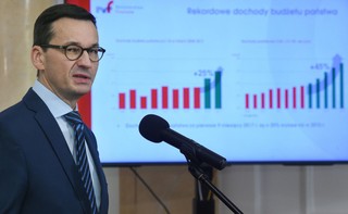 Morawiecki: Drobni przedsiębiorcy, którzy zarobią do połowy minimalnego wynagrodzenia, przez pół roku bez ZUS