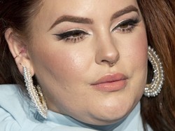 "Jak ona może promować ruch body positive?" Internauci pastwią się nad znaną modelką XXL [FOTO]