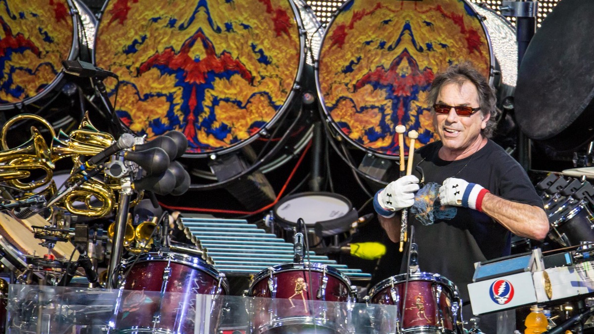 DEAD & COMPANY performs in Michigan