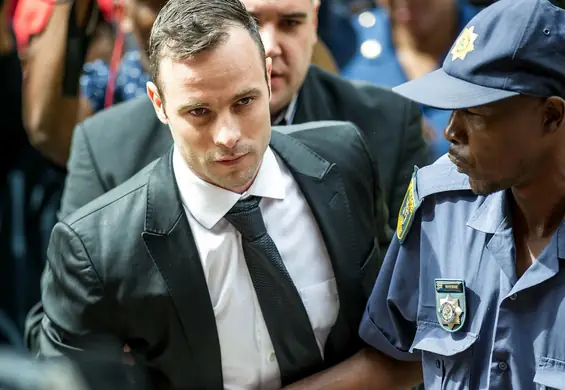 Oscar Pistorius wyszedł z więzienia. Był skazany za zamordowanie narzeczonej