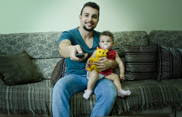 Co denerwuje kobiety, gdy mężczyzna zajmuje się dzieckiem?