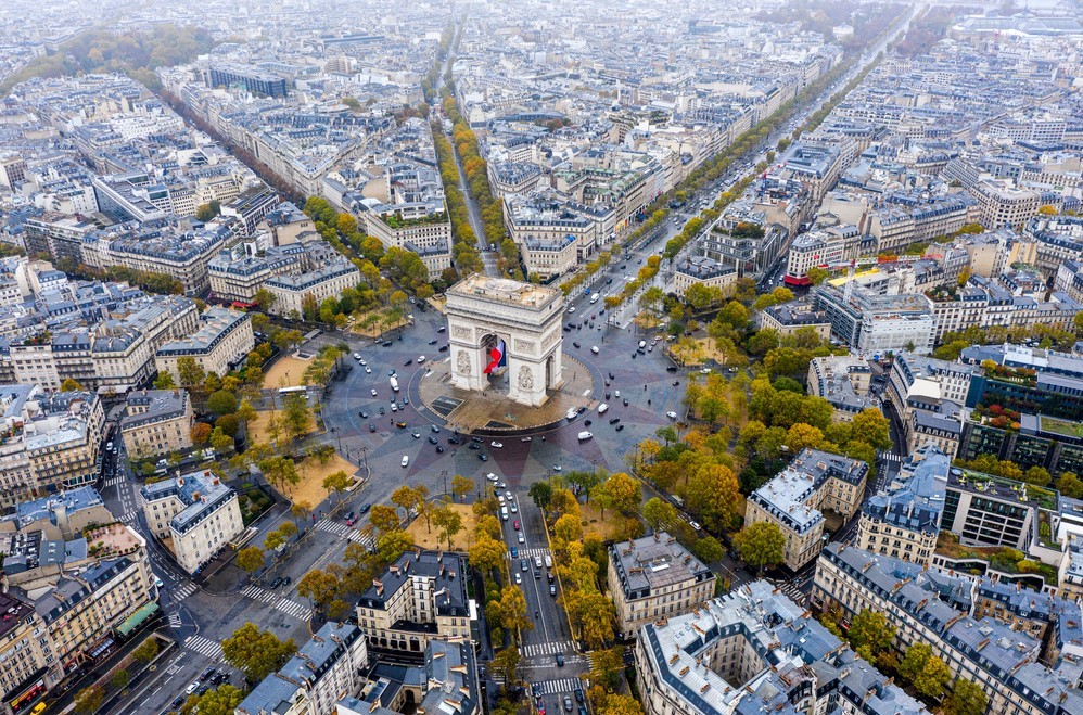 Víťazný oblúk ako jeden zo symbolov Paríža.