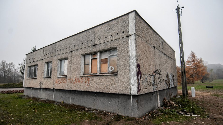 Blok jednorodzinny z wielkiej płyty