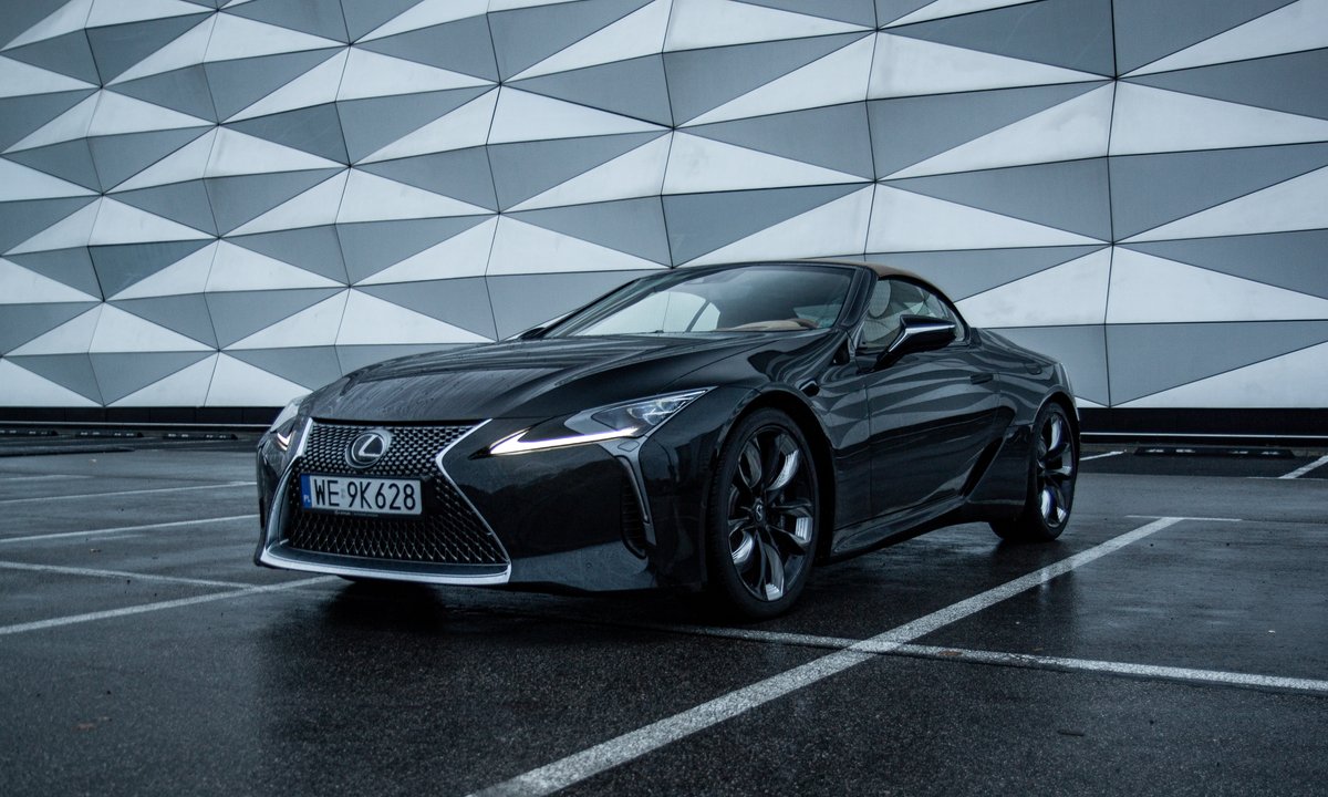 Pojeździliśmy odchodzącym na emeryturę modelem Lexusa