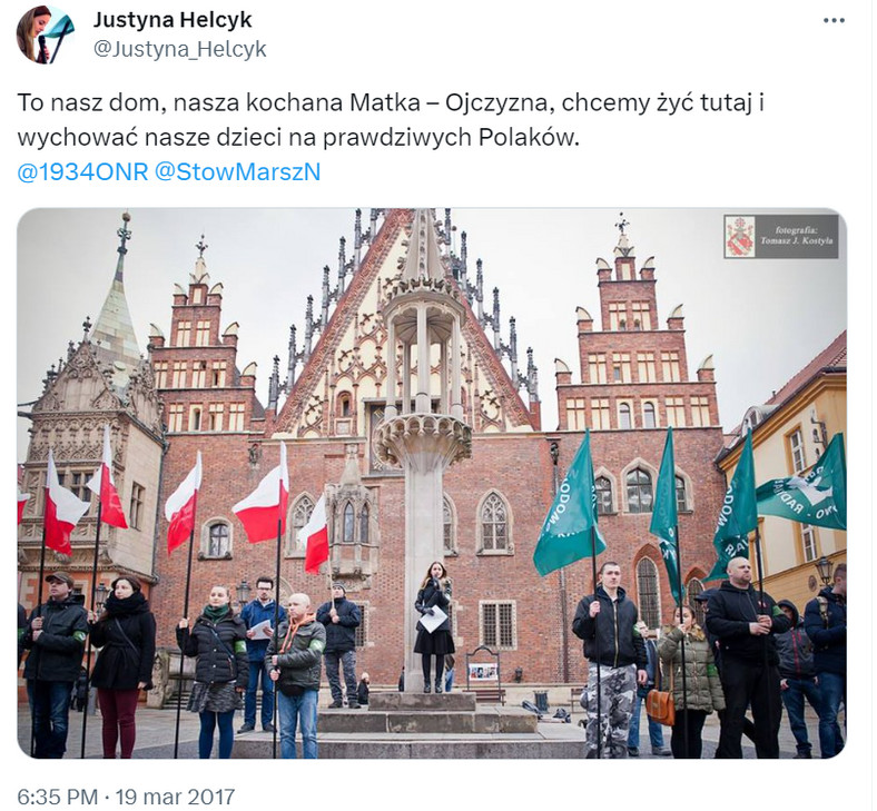 Justyna Helcyk na manifestacji zorganizowanej przez ONR na wrocławskim Rynku w 2017 r. Źródło: Twitter