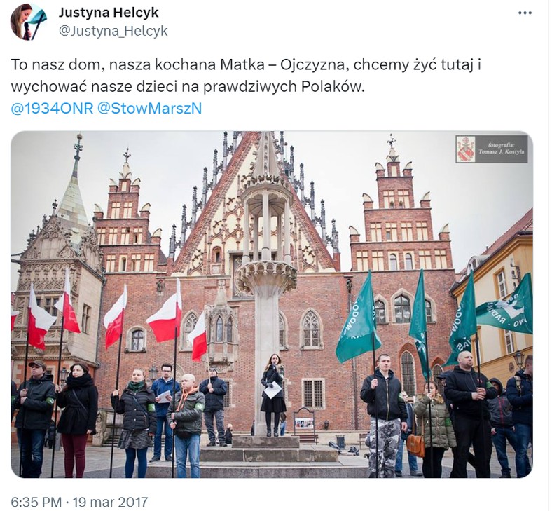 Justyna Helcyk na manifestacji zorganizowanej przez ONR na wrocławskim Rynku w 2017 r. Źródło: Twitter