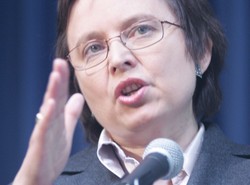 Hall: Przestańmy straszyć! Wierzę w nauczycieli